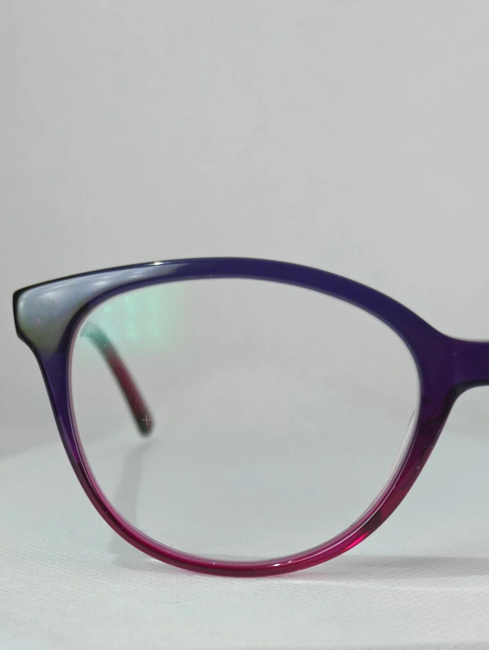 Pursuit. Oval Women's Acetate.